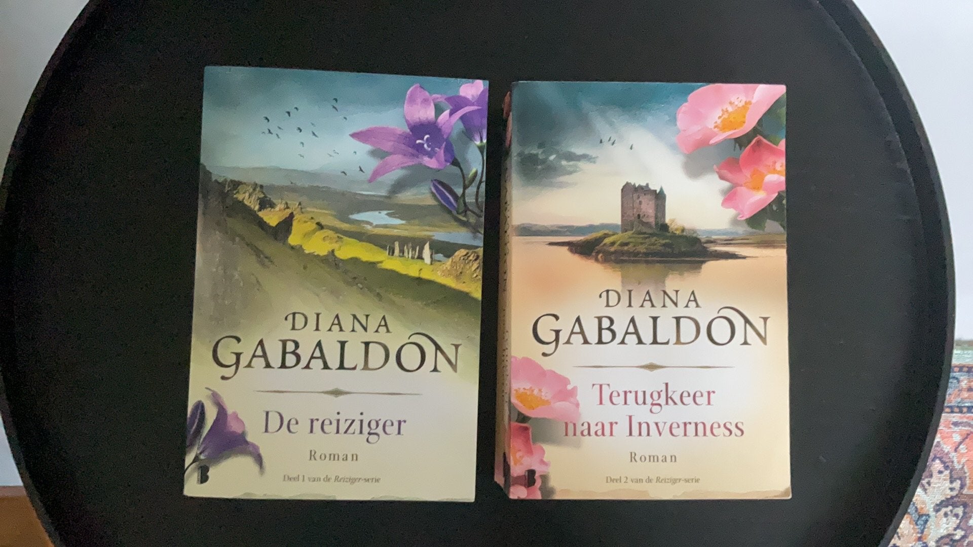 Diana Gabaldon de Reiziger en terugkeer naar inverness, Ophalen of Verzenden, Zo goed als nieuw