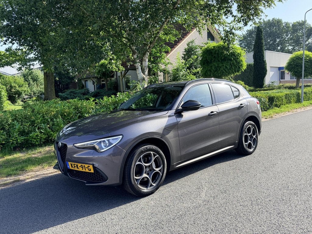 Alfa Romeo Stelvio 2.0T Q4 200PK AUT•Leder•Carplay, Auto's, Alfa Romeo, 4 cilinders, Leder, Bedrijf, Vierwielaandrijving