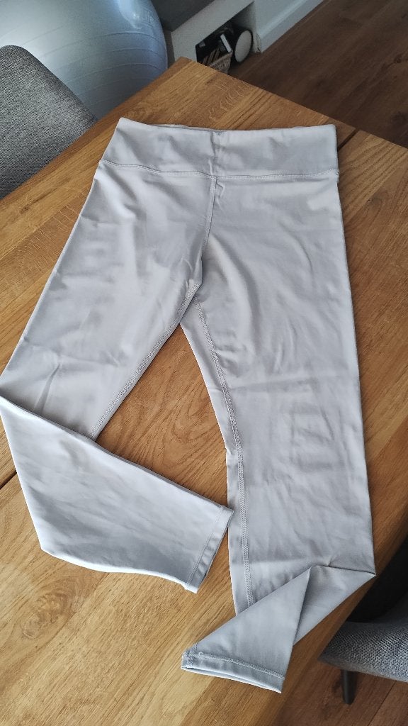 Lichtgrijze sportlegging - Maat S, H&M, Maat 42/44 (L), Ophalen of Verzenden, Grijs