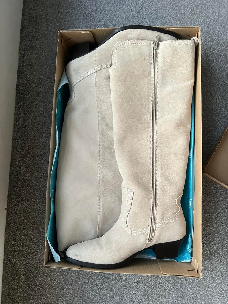 Anna van Toor ecru suede Blair-30 Kit Solid Laarzen Maat 39, Kleding | Dames, Schoenen, Nieuw, Lage of Enkellaarzen, Beige, Ophalen of Verzenden