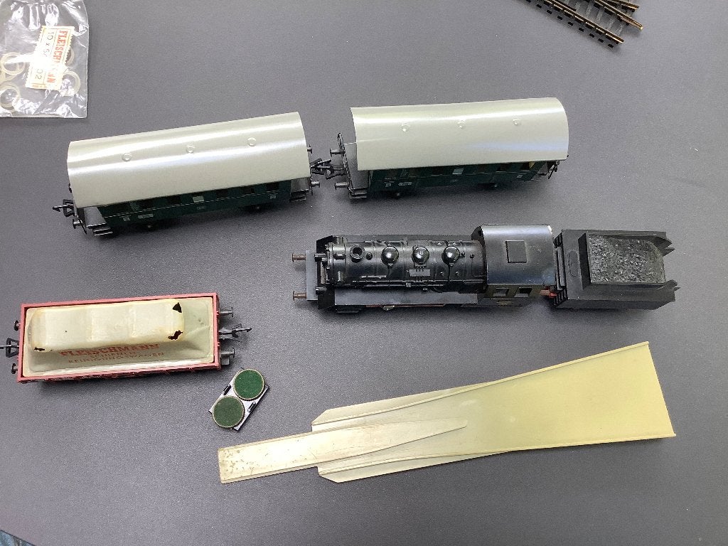 Fleischmann locomotief met wagons, Gebruikt, Fleischmann, Ophalen of Verzenden, Gelijkstroom
