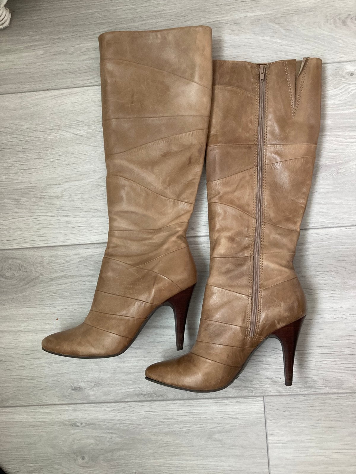 Laarzen, beige maat 38, Kleding | Dames, Ophalen, Zo goed als nieuw, Beige, Hoge laarzen