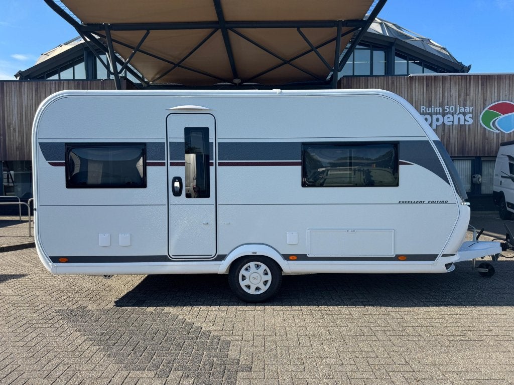 Hobby Excellent Edition 460 UFE 2027 BLACKLINE ACTIE!!!, Caravans en Kamperen, Standaardzit, Bedrijf, Tot en met 4, 1000 - 1250 kg