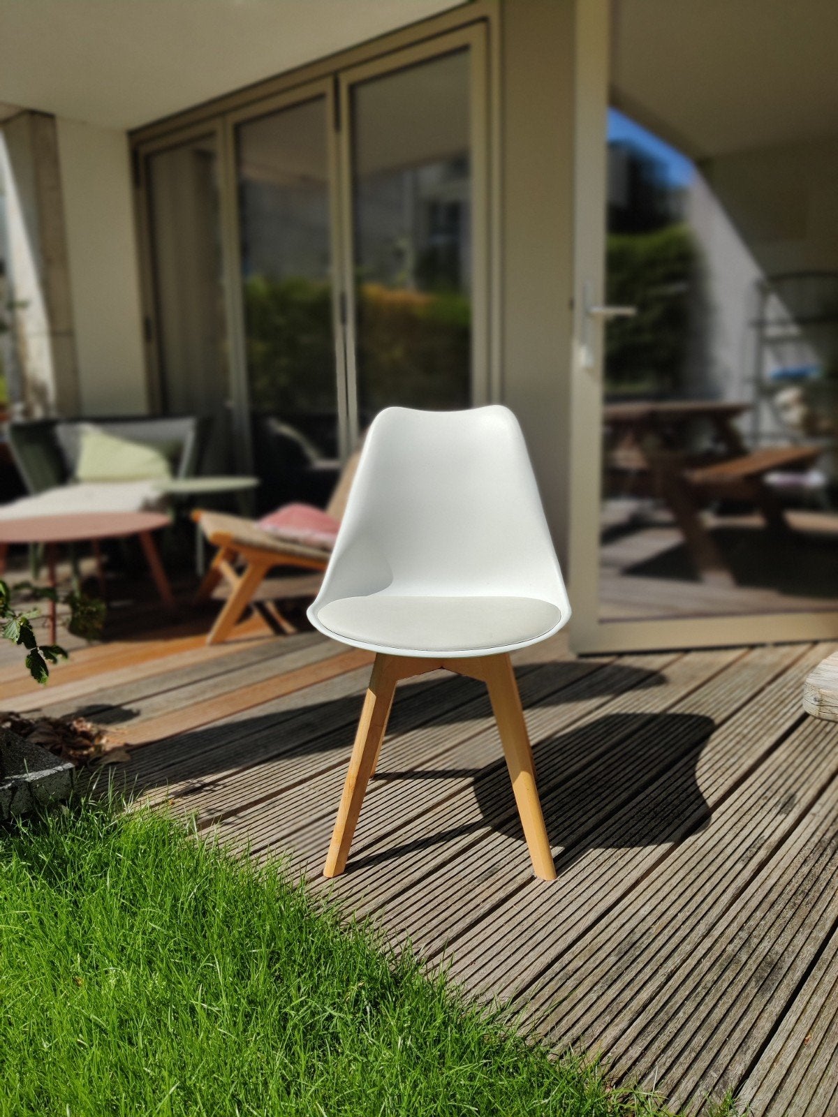 4 stoelen voor totaa 60 euro: Moderne Eames DSW stijl eetkam, Huis en Inrichting, Kunststof, Gebruikt, Wit, Ophalen of Verzenden
