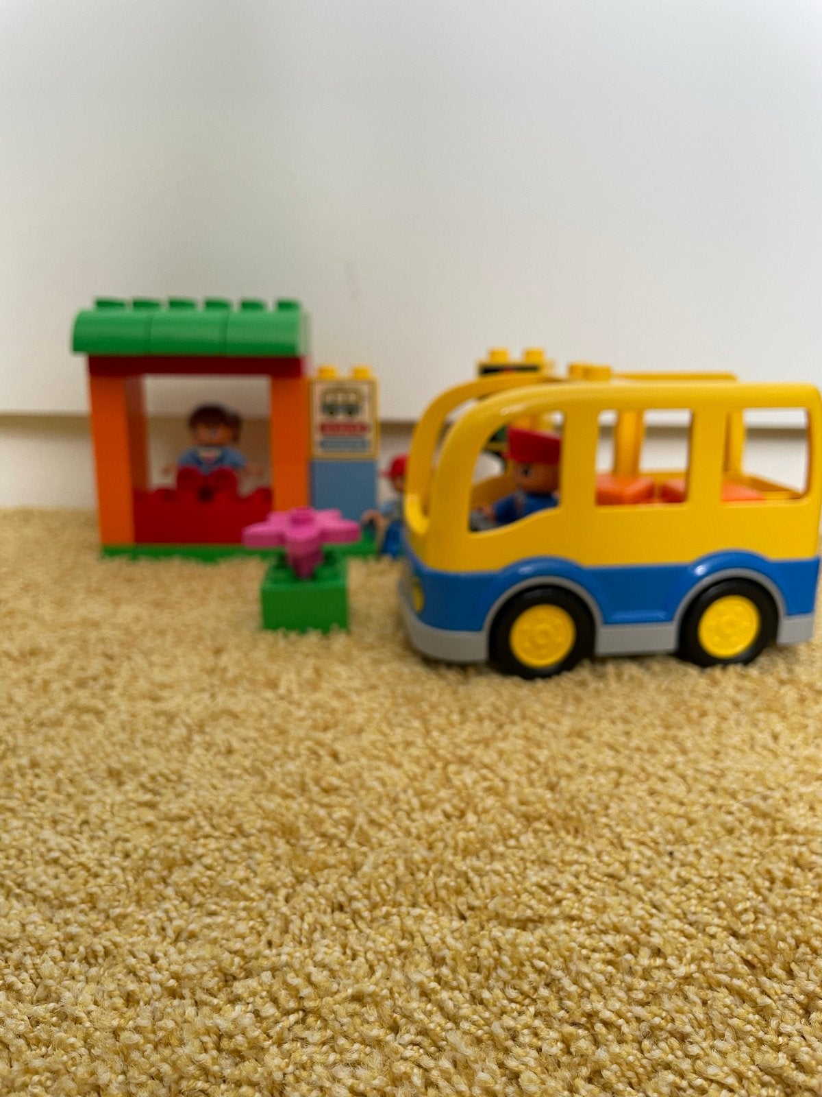 Lego Duplo bushalte met bus en figuren 10528, Ophalen of Verzenden, Gebruikt, Complete set, Lego