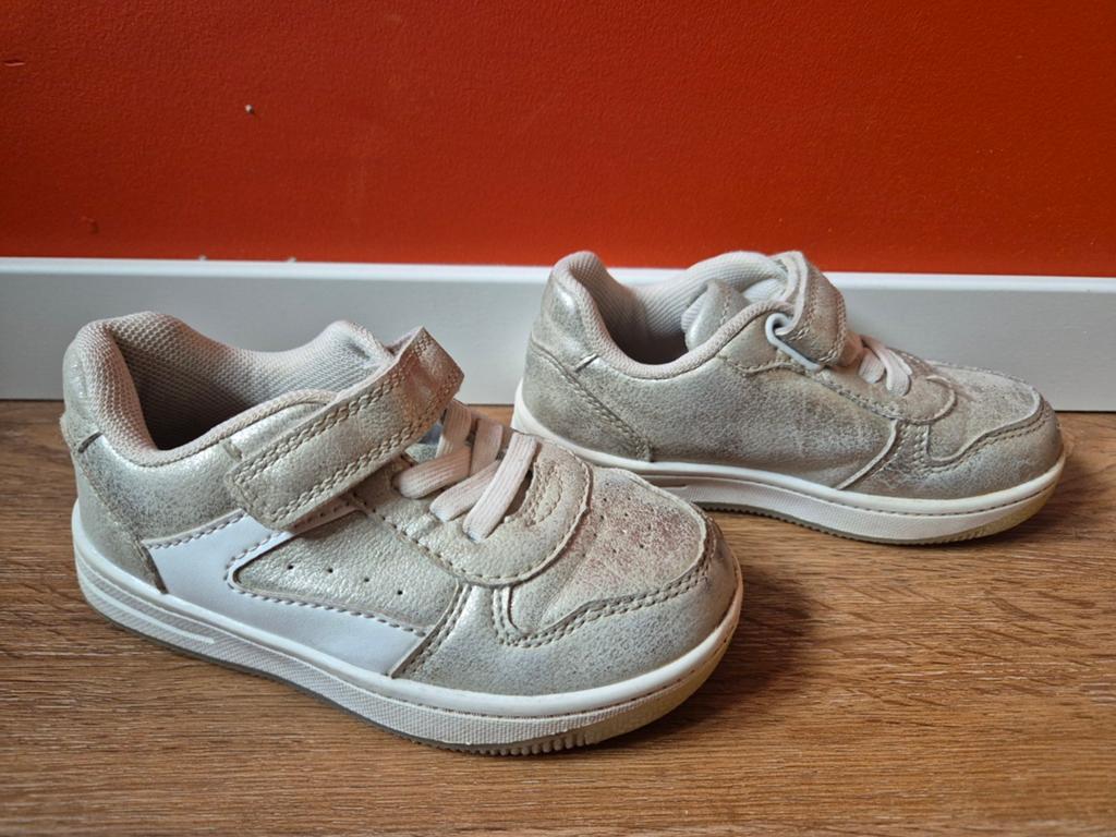 Zilveren Bristol sneakers maat 26, Gebruikt, Meisje, Schoenen, Ophalen of Verzenden