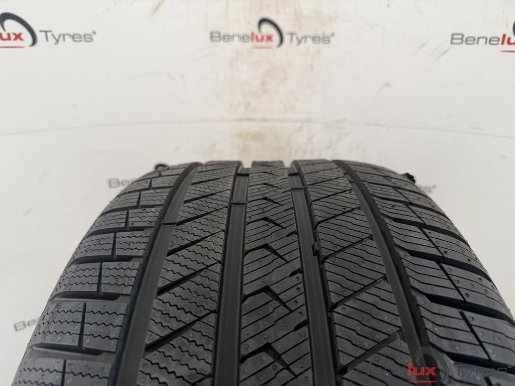 all-season 275/40R20 Vredestein 275/40 R20 275/40/20 2754020, -, 275 mm, -, Nieuw