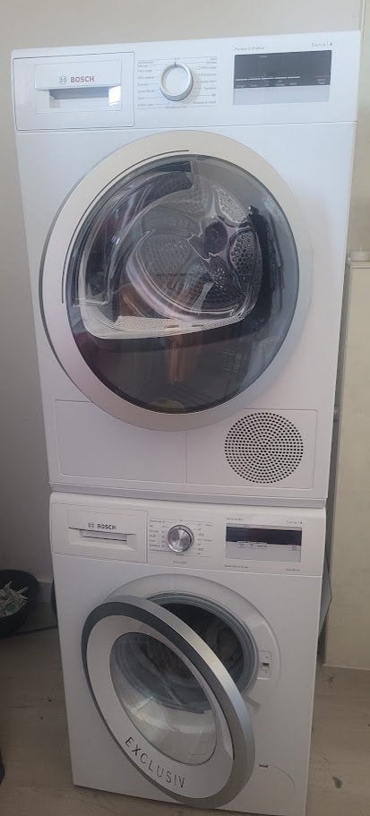 Bosch Serie 4 Wasmachine en Warmtepompdroger Set, Witgoed en Apparatuur, Wasmachines, Ophalen, Gebruikt, Wolwasprogramma, Voorlader