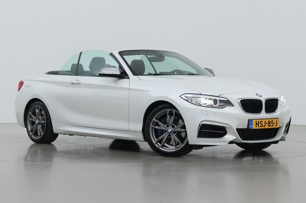 BMW 2-serie Cabrio M235i xDrive | 327Pk! | M-Sport | harman/, Auto's, BMW, Automaat, Gebruikt, Cabriolet, 4 stoelen