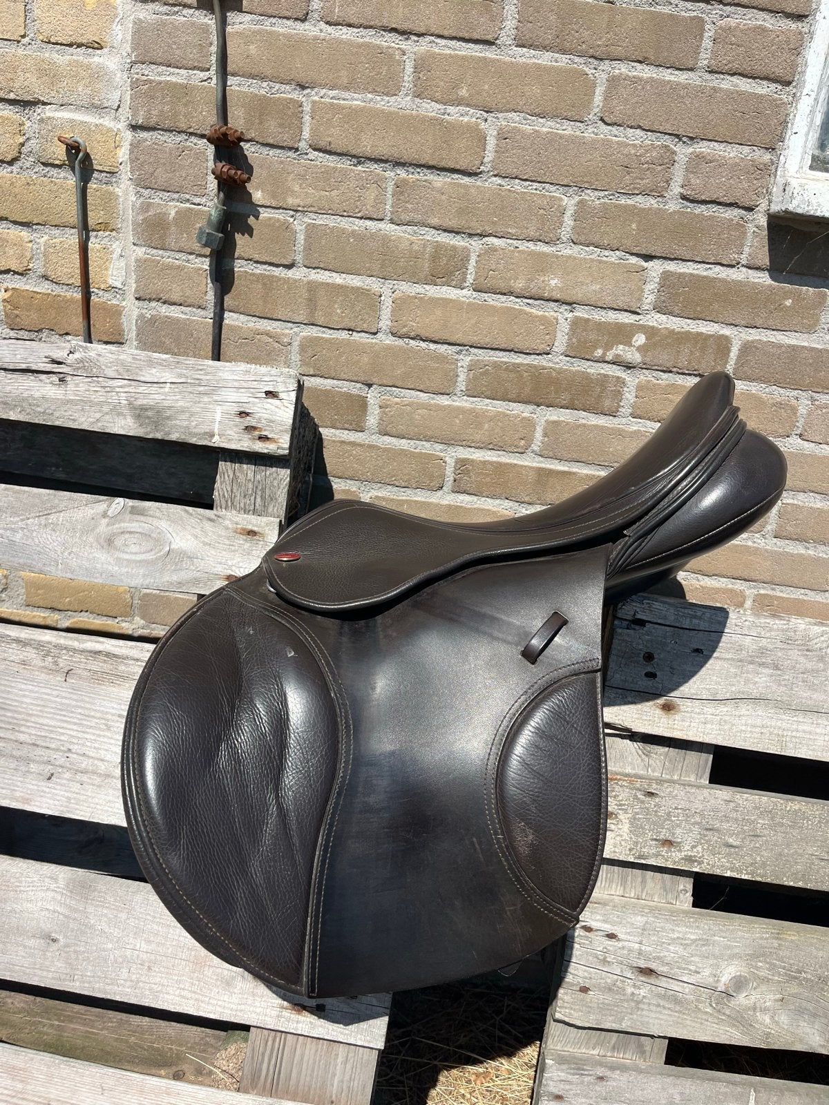 Kent & Masters S Line donkerbruin springzadel, Dieren en Toebehoren, Paarden en Pony's | Zadels, L (17.5 inch), Gebruikt, Overige merken