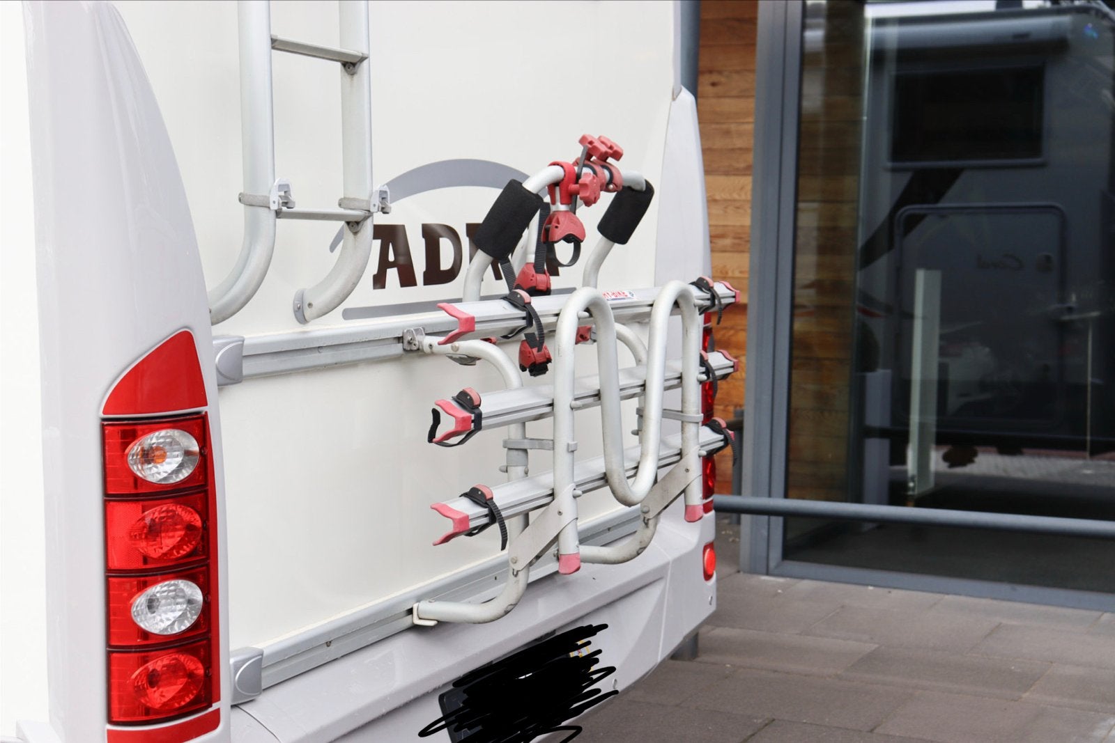 Degelijk fietsenrek voor Adria camper, Ophalen, Gebruikt