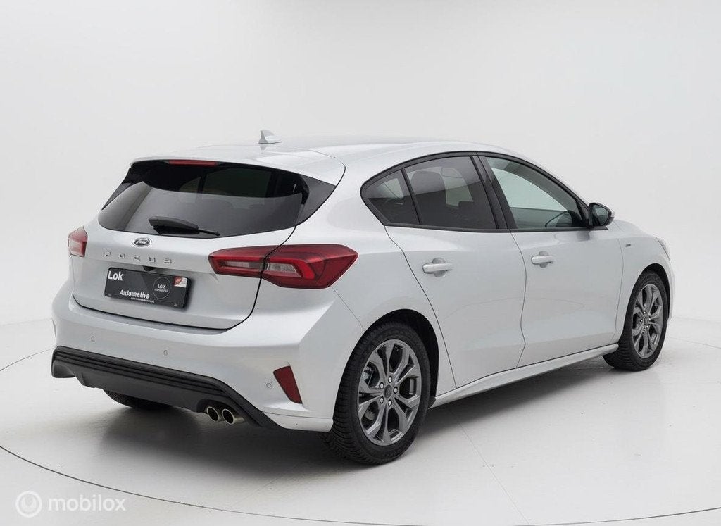 Ford Focus 1.0 EcoBoost Hybrid ST Line CAMERA|AUTOMAAT|LED|, Stof, Gebruikt, Zwart, Automatische klimaatregeling
