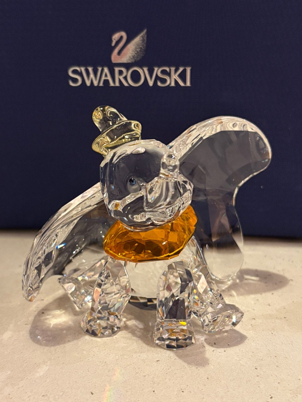 Swarovski disney dombo gelimiteerde editie 2011, Verzamelen, Ophalen of Verzenden, Zo goed als nieuw, Figuurtje