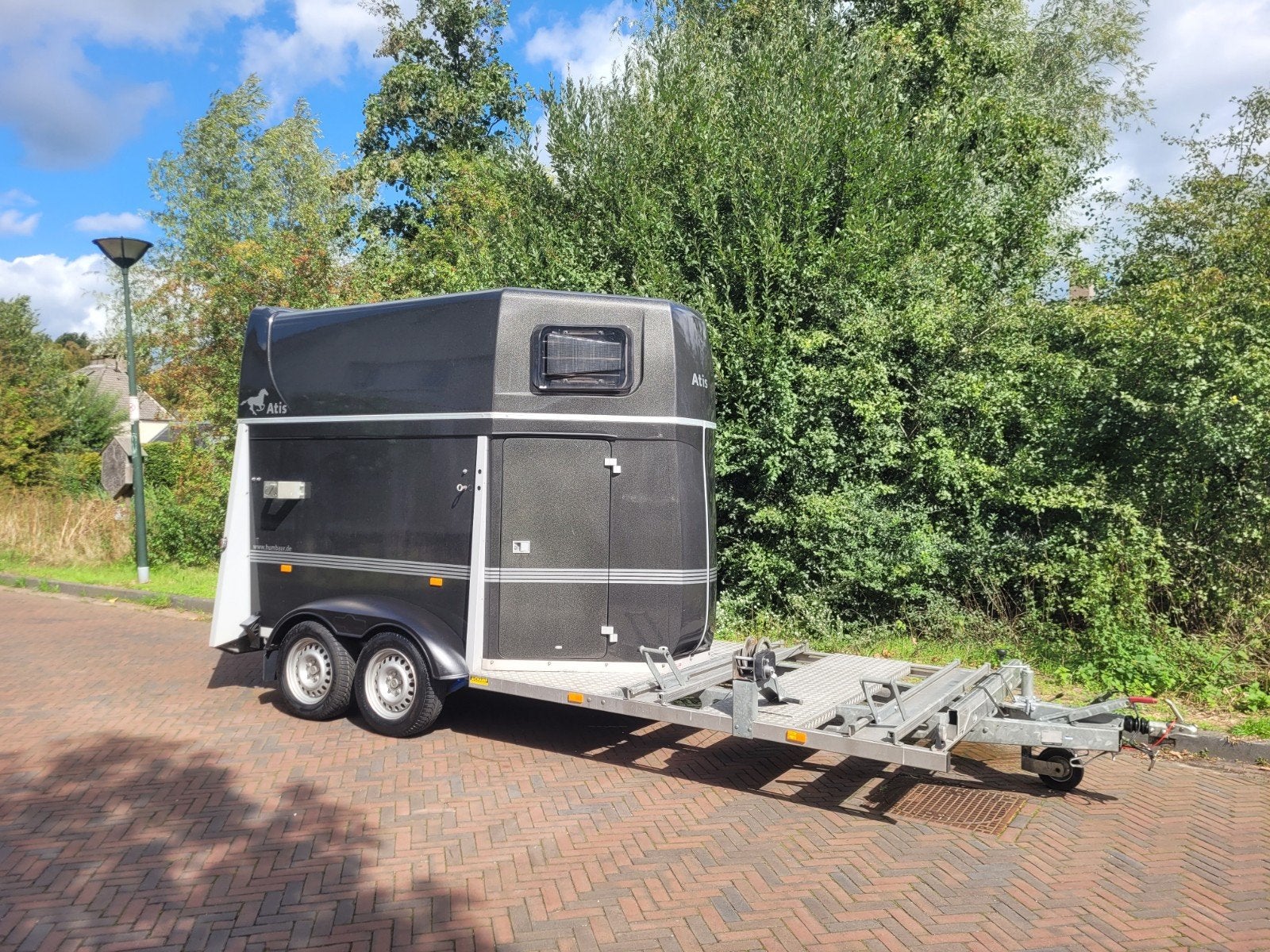 Humbaur Atis 2 paards polyester koetsentrailer zadelkamer, Dieren en Toebehoren, Ophalen, Zo goed als nieuw, Polyester, 2-paards trailer