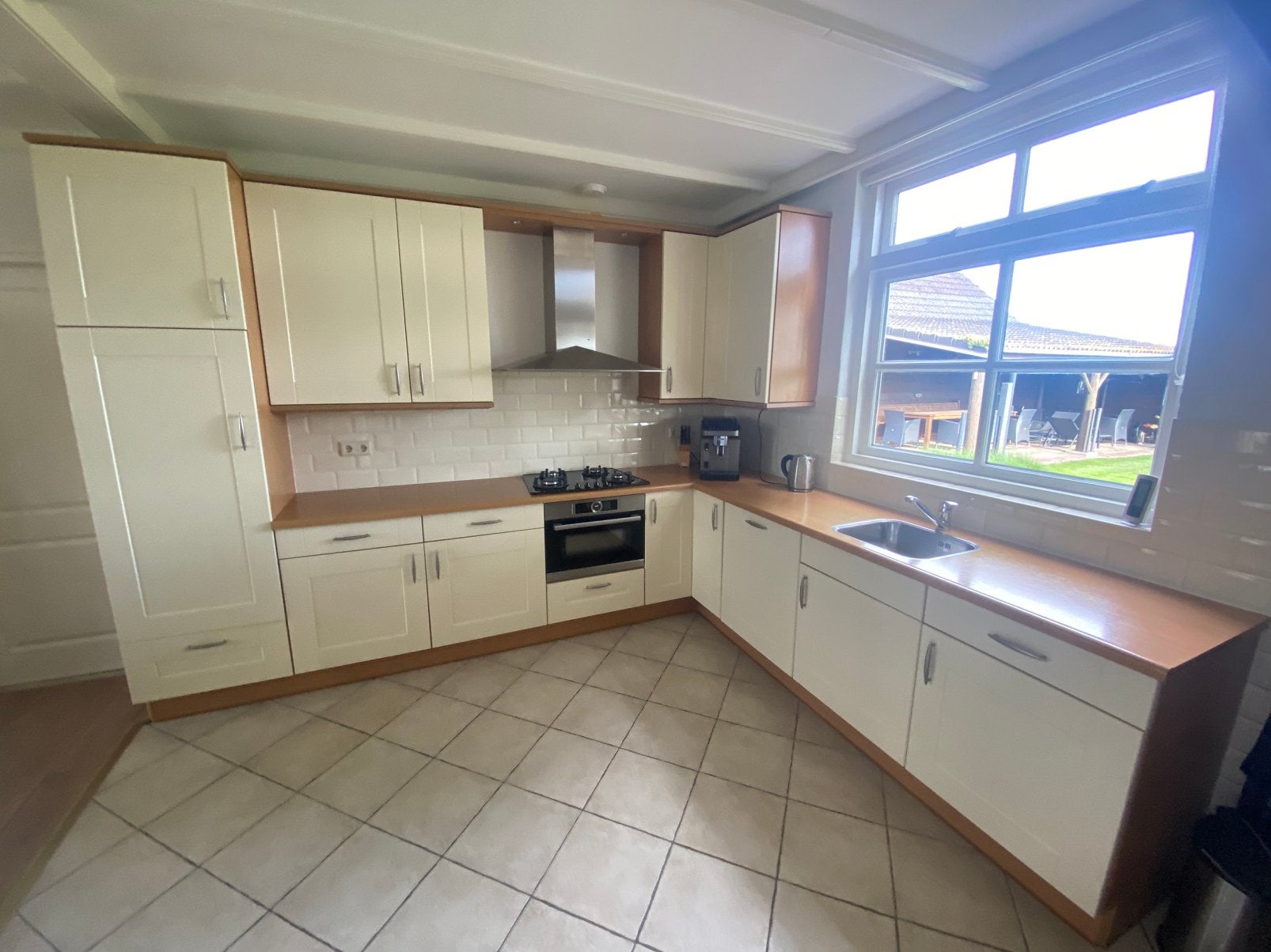 Hoekkeuken 3,30 x 2,70 (gratis afhalen, zelf demonteren), Huis en Inrichting, Keuken | Complete keukens, Ophalen, Gebruikt, Hoekkeuken