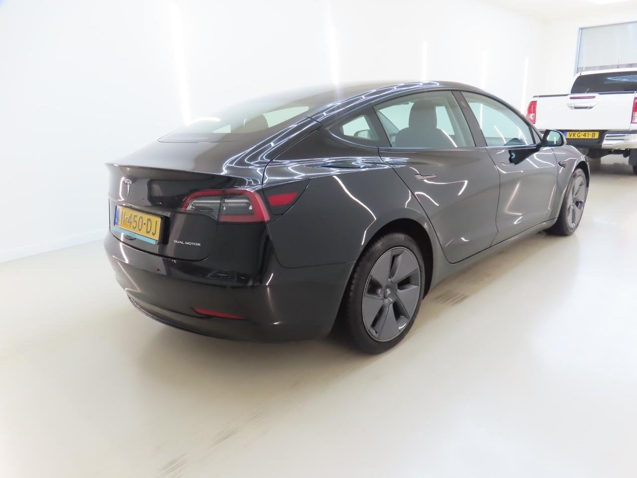 Tesla Model 3 Long-Range AWD 351pk 75 kWh FACELIFT [ WARMTEP, Auto's, Automaat, Dealer onderhouden, Zwart, Zwart