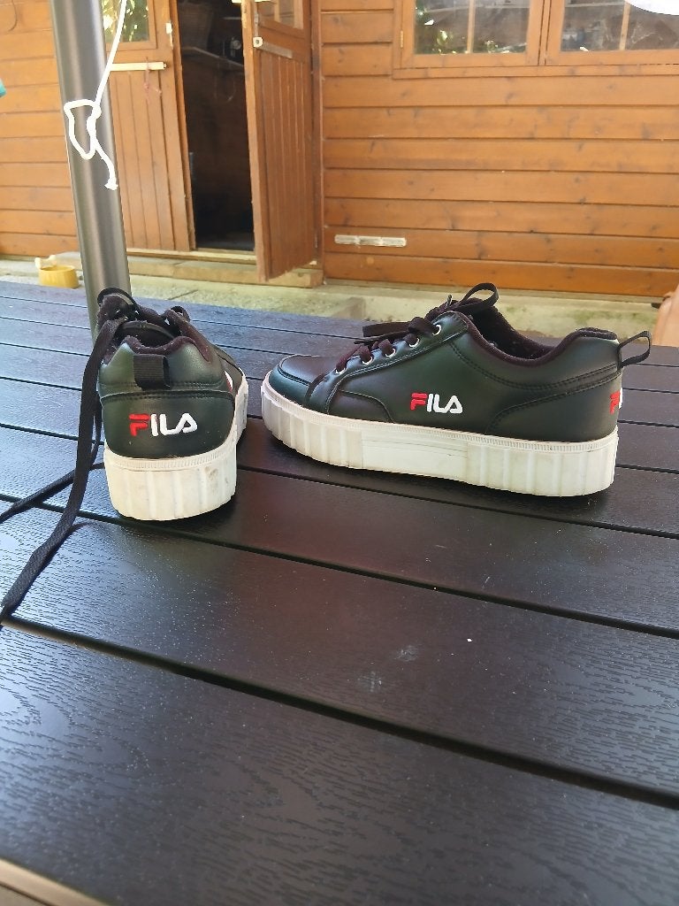 fila zwarte sneakers maat 39, Ophalen, Zwart, Sneakers of Gympen, Zo goed als nieuw