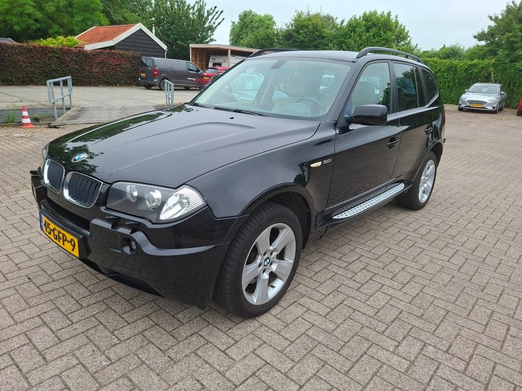 BMW X3 3.0i Executive apk t/m 06/27 trekhaak, Auto's, BMW, Automaat, Gebruikt, 2000 kg, Zwart