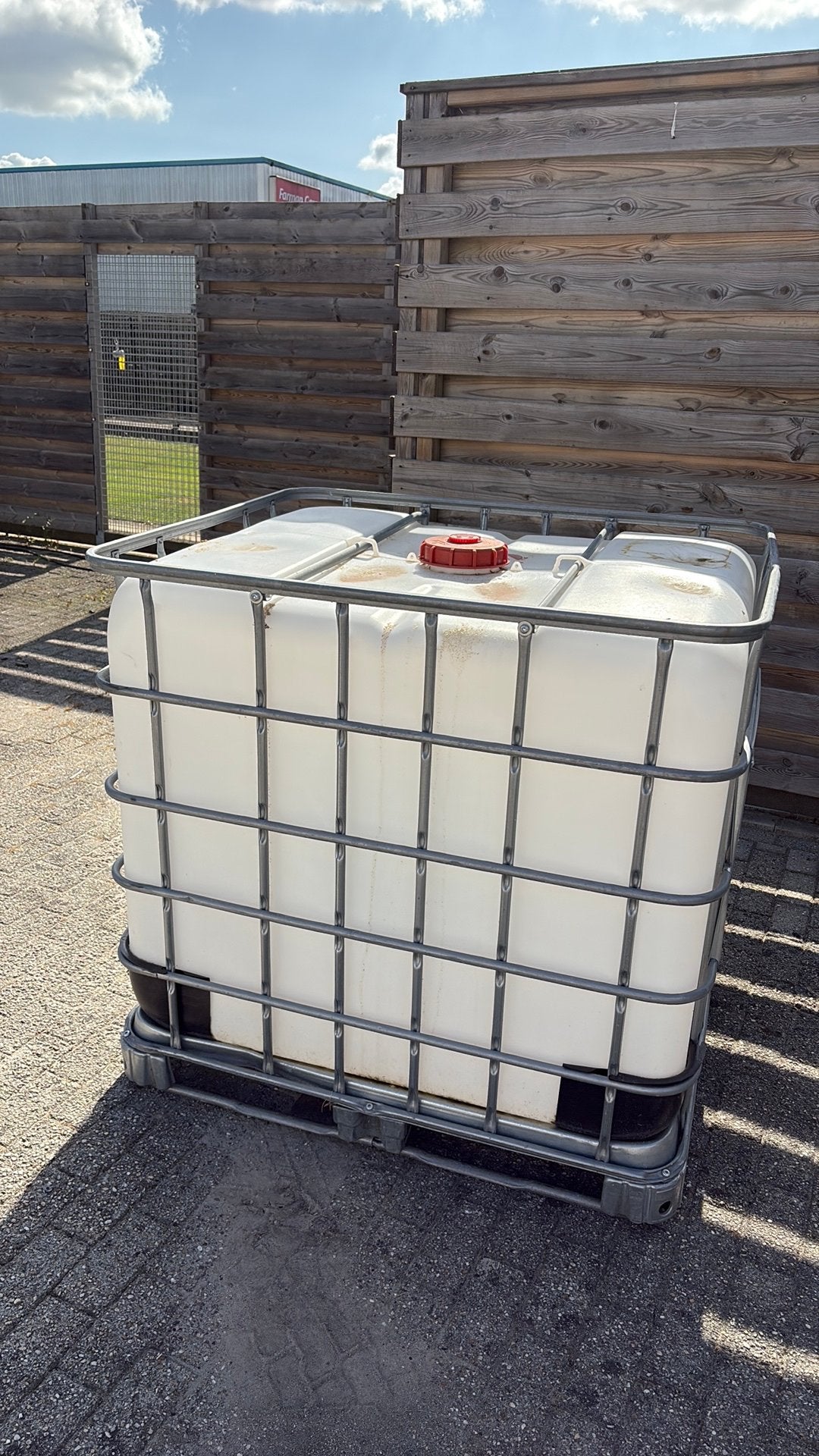 IBC container 1000 liter (meerdere aanwezig), 150 liter of meer, Ophalen, Gebruikt