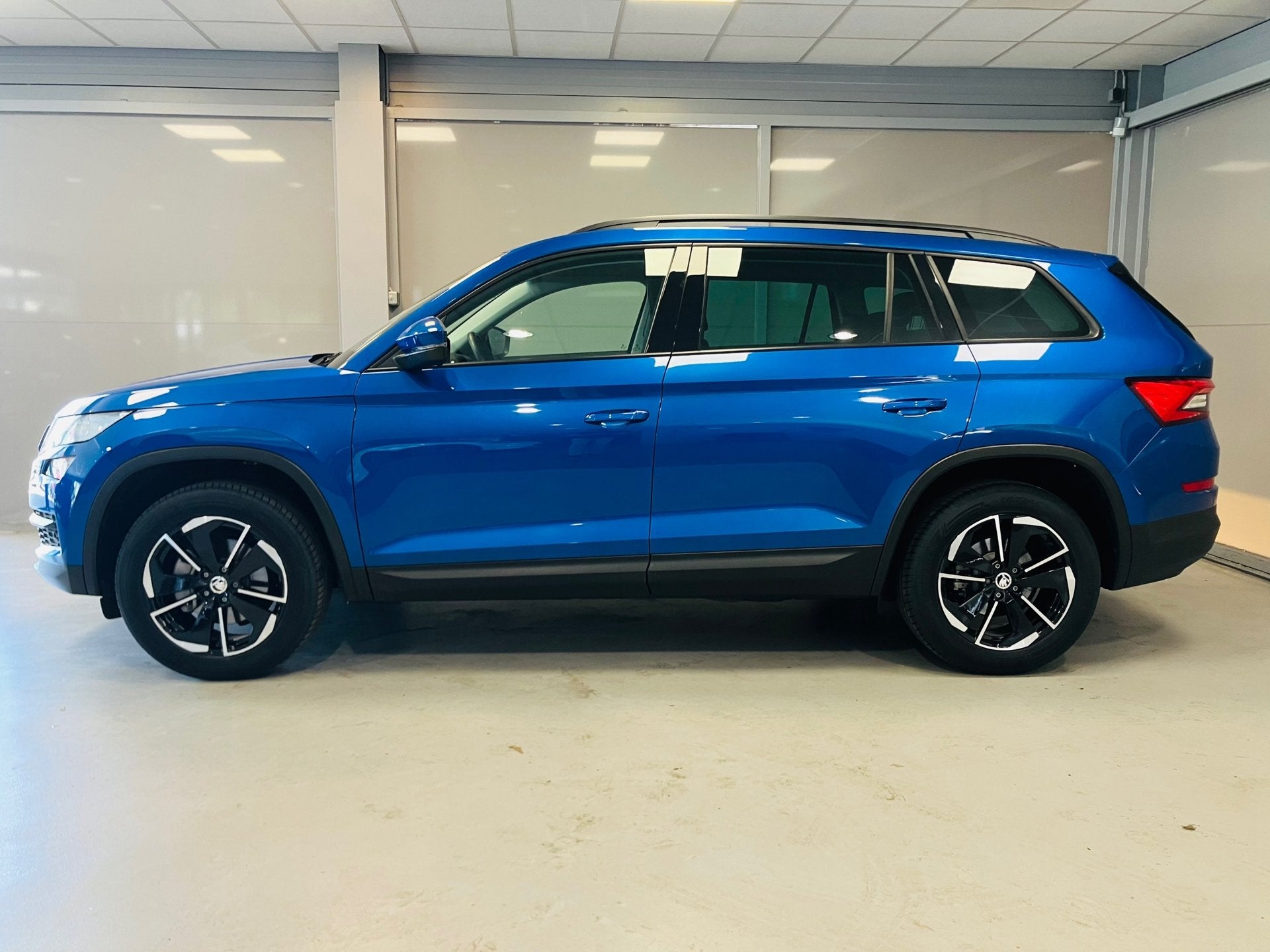 Skoda KODIAQ Ambition 1.5TSi DSG | 7-Persoons | Camera | 18", Auto's, Stof, 4 cilinders, 150 pk, Blauw