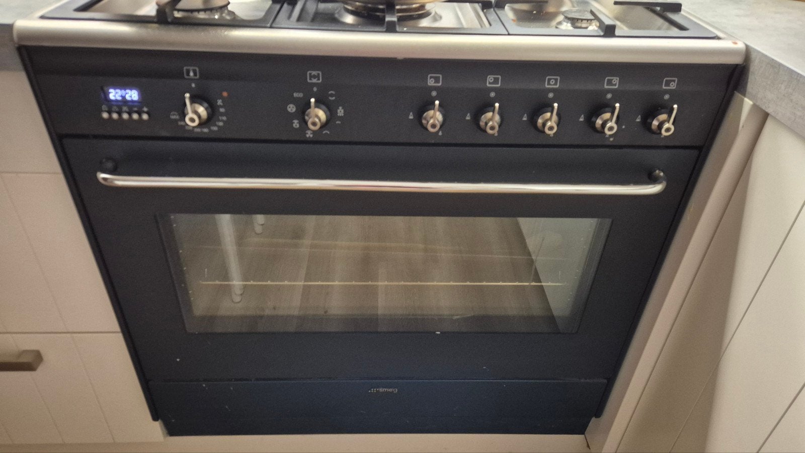 SMEG Fornuis 5 Pits Gasfornuis 90x90x60 cm, Witgoed en Apparatuur, Fornuizen, Zo goed als nieuw, Vrijstaand, Gas, 5 kookzones of meer