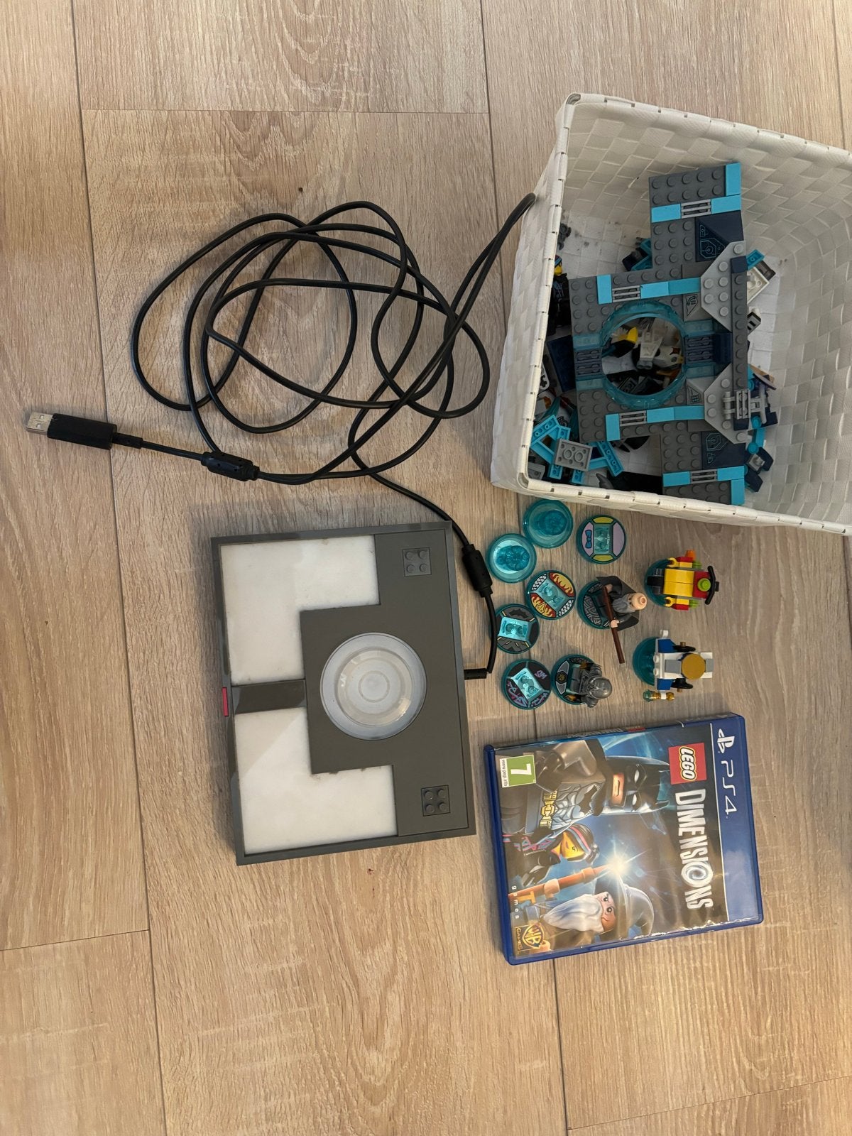 LEGO Dimensions PS4 Starter Pack + extra's (kabel defect), Avontuur en Actie, Gebruikt, 1 speler, Eén computer