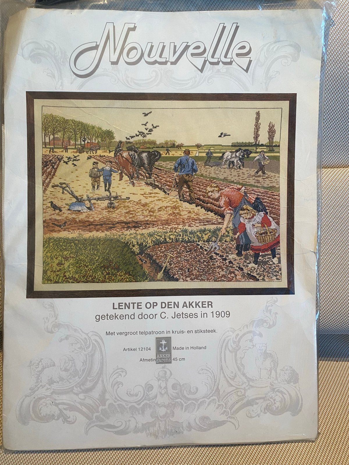 Compleet borduurpakket Lente op den Akker - Nouvelle, Ophalen of Verzenden, Nieuw, Handborduren, Borduurpakket
