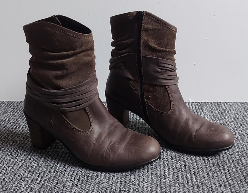 Wolky bruine leren enkellaarzen met hak maat 38, Kleding | Dames, Schoenen, Wolky, Bruin, Lage of Enkellaarzen, Ophalen of Verzenden