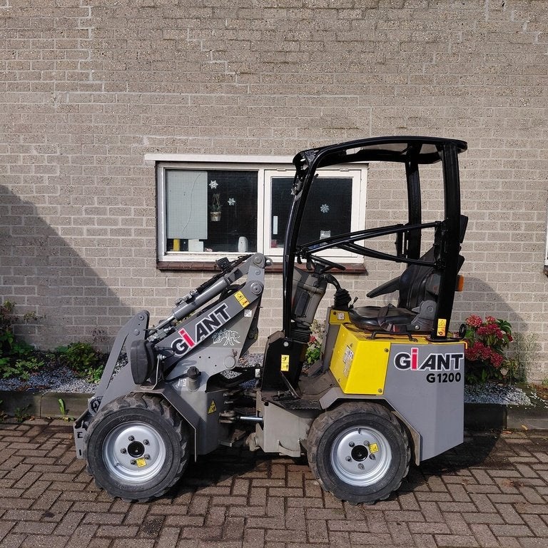 GIANT Minishovel Kniklader Wiellader Shovel, Zakelijke goederen, Tobroco, Info@tobroco.nl, Sprendlingenstraat 57
5061 KM  Oisterwijk