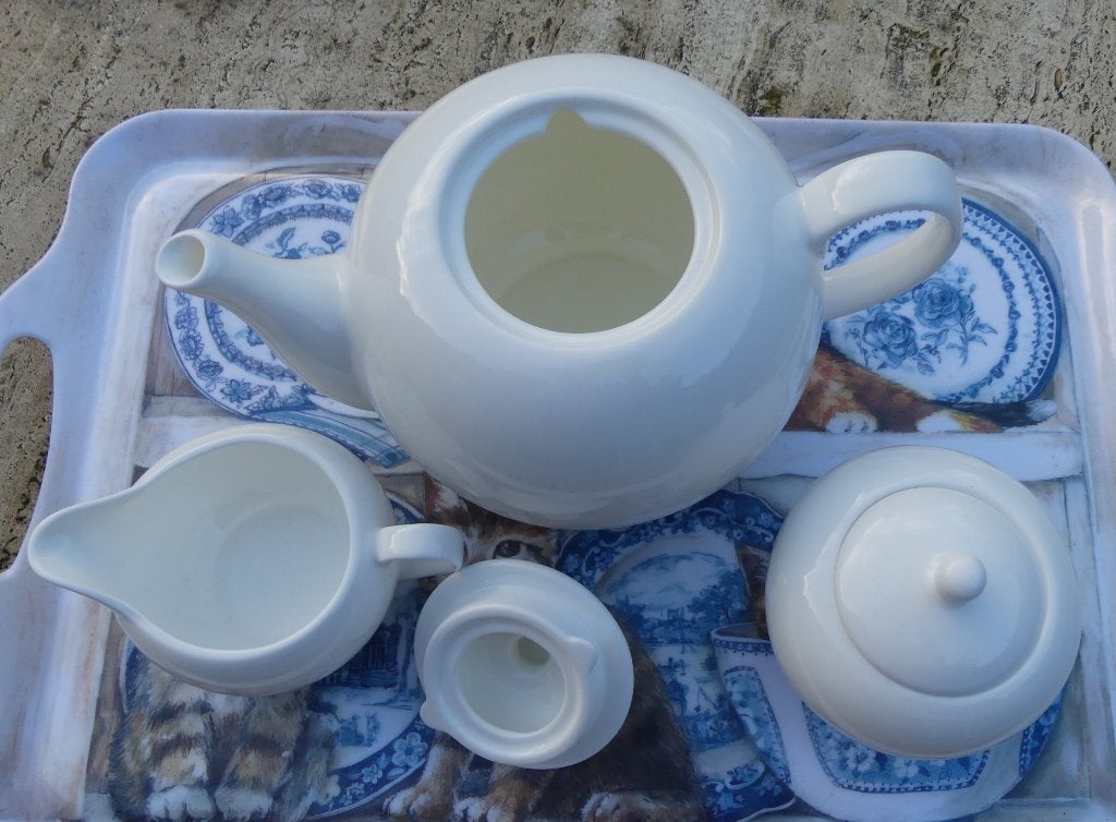 Nieuw Prachtig Douwe Egberts Servies PUUR, Ophalen of Verzenden, Nieuw, Porselein, Compleet servies