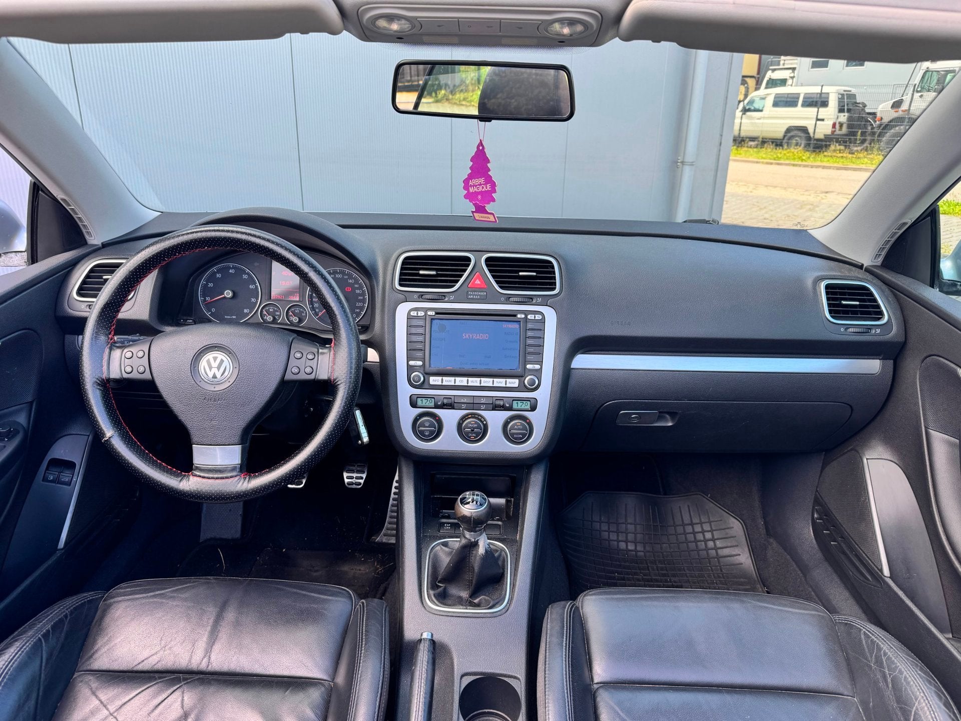 Volkswagen Eos 2.0-16v FSI Cabrio - Stoelverwarming - Ledere, Voorwielaandrijving, Gebruikt, 4 cilinders, 4 stoelen