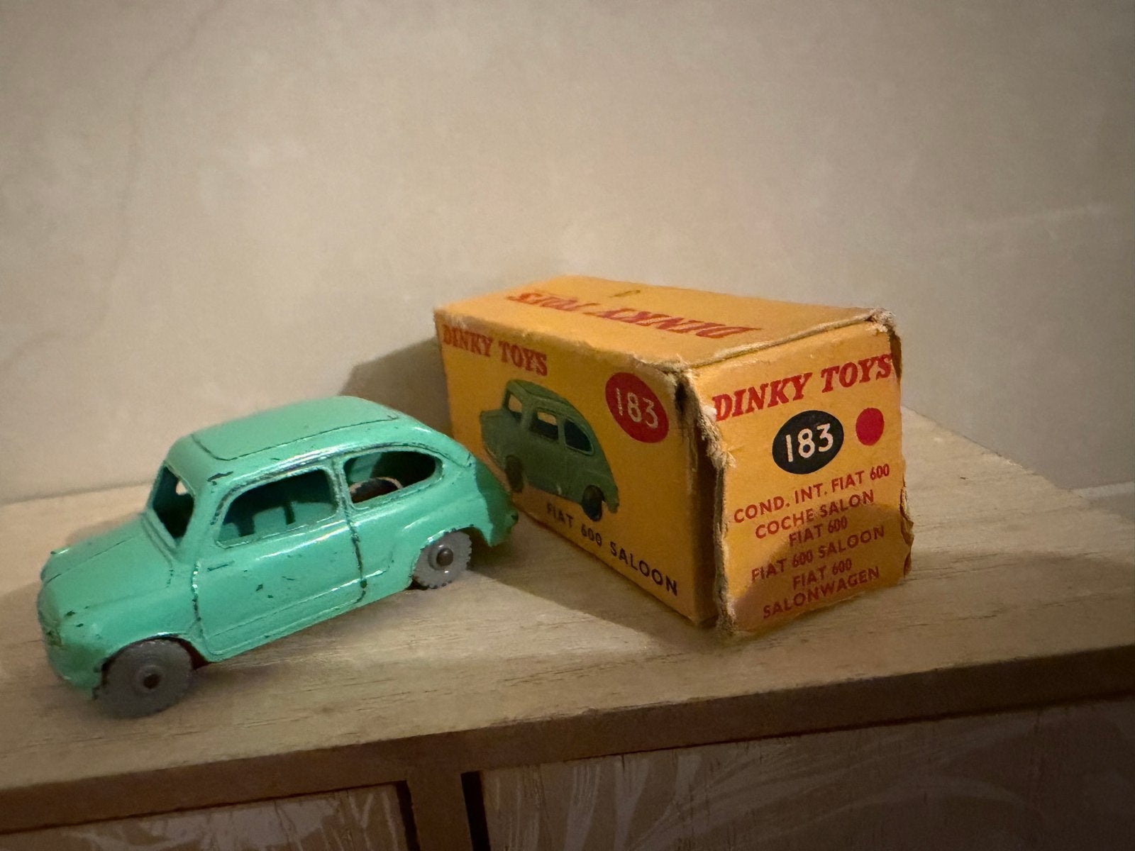 Dinky Toys France Fiat 600 met doos, Gebruikt, Auto, Dinky Toys, Ophalen of Verzenden