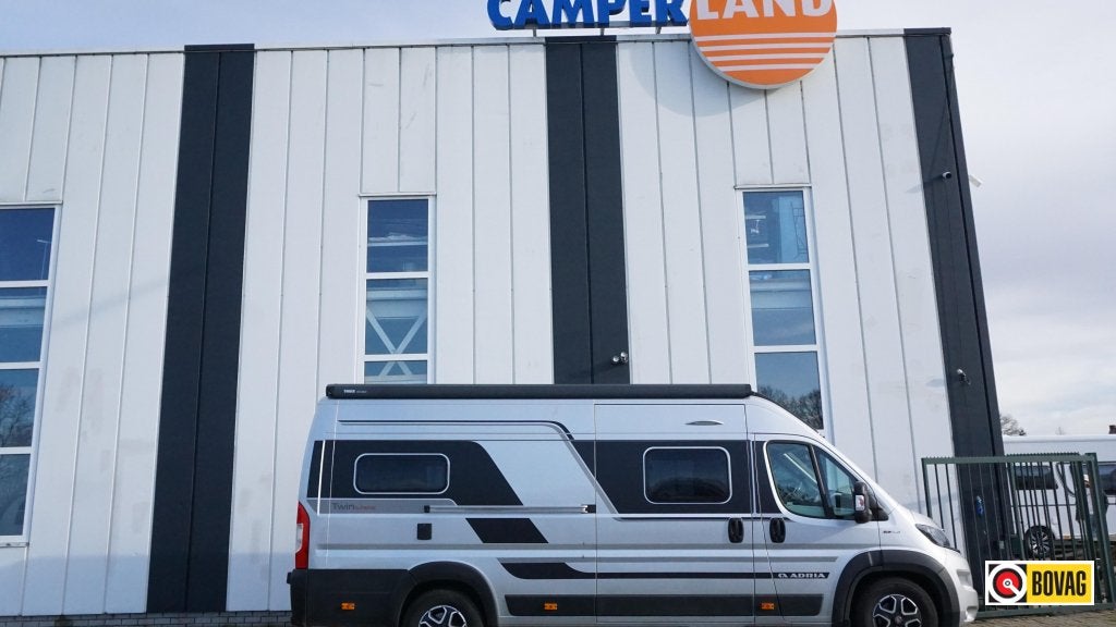 Adria Twin Supreme 640 SLB Automaat, Automaat, Buscamper of Camperbus, Ringverwarming, Tot en met 2