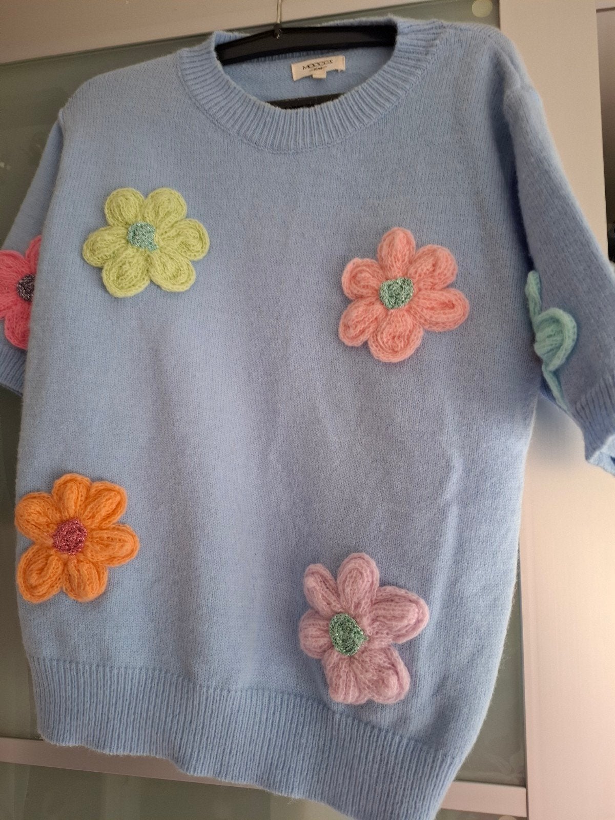 Mooie lichtblauwe trui met bloemen, maat M, Maat 38/40 (M), Blauw, Ophalen of Verzenden, Zo goed als nieuw