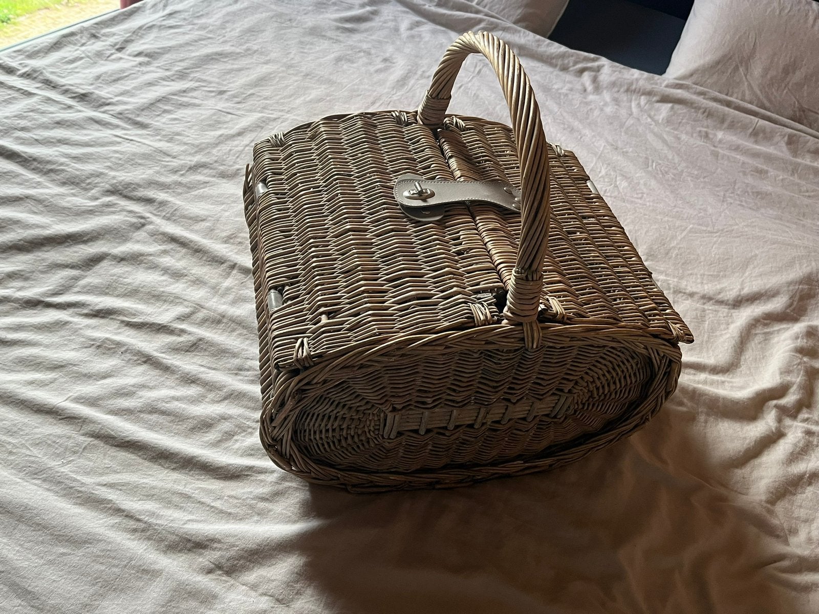 Picknick mand incl toebehoren, Ophalen, Zo goed als nieuw