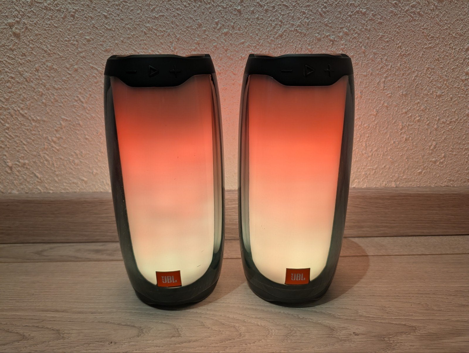 JBL Pulse 4 Bluetooth Speakers (2x) - ZGAN!, Ophalen, JBL, Zo goed als nieuw, Draagbare speaker