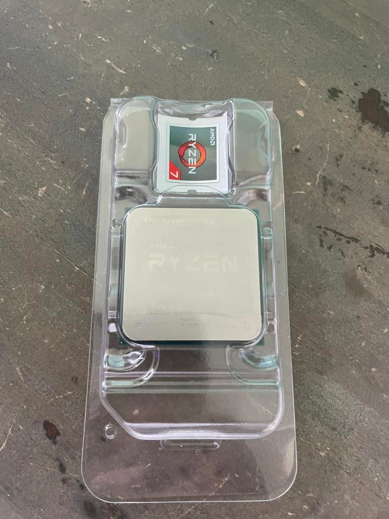 AMD Ryzen 7 3700X Processor zonder koeler- Zo goed als nieuw, Computers en Software, Processors, Ophalen, Zo goed als nieuw, 8-core