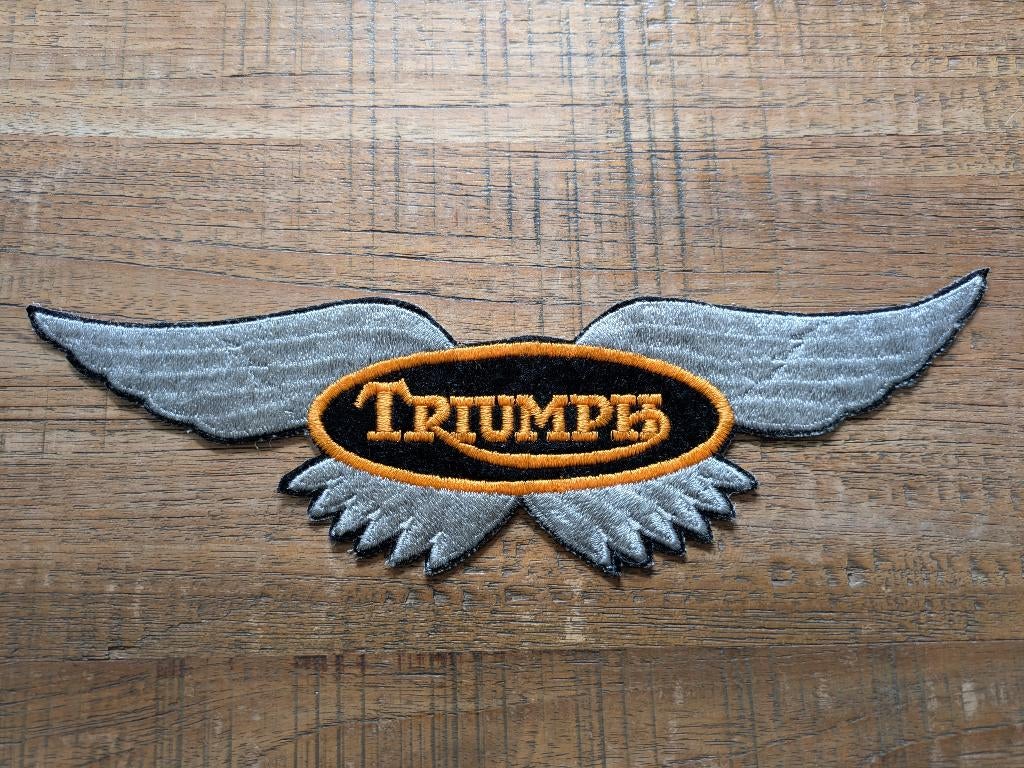 Triumph - stoffen opnaaiembleem, Ophalen of Verzenden, Zo goed als nieuw, Auto's