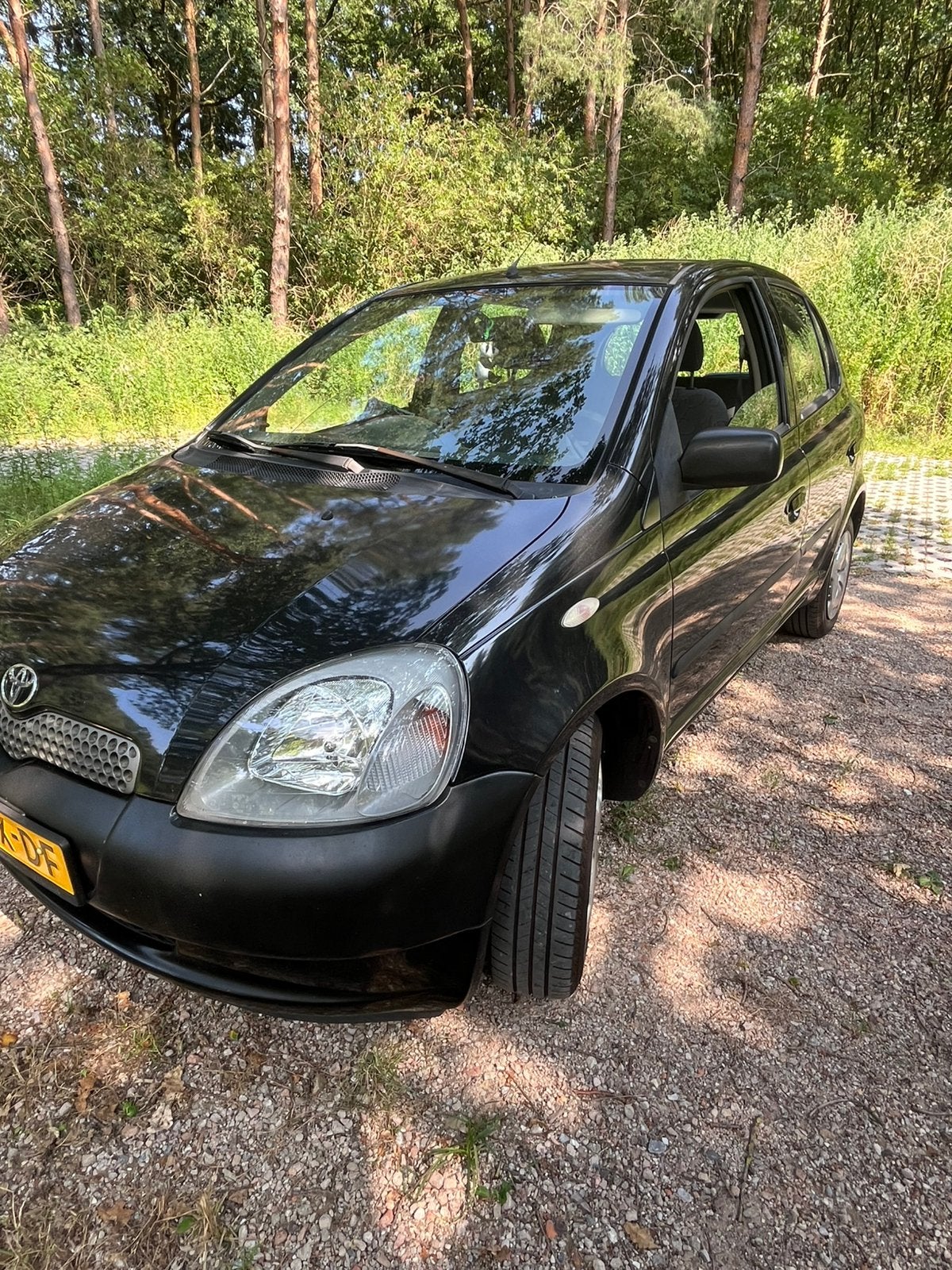 Toyota Yaris 1.3 16V 5DR Linea Luna 2000 Zwart, Voorwielaandrijving, 1299 cc, 31 €/maand, 4 cilinders