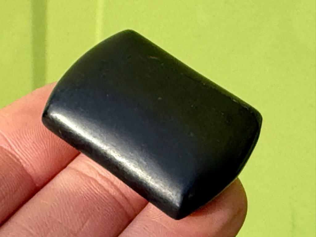 Shungite Shungiet handsteen kussensteen mineralen  A, Verzamelen, Mineralen en Fossielen, Ophalen of Verzenden, Mineraal