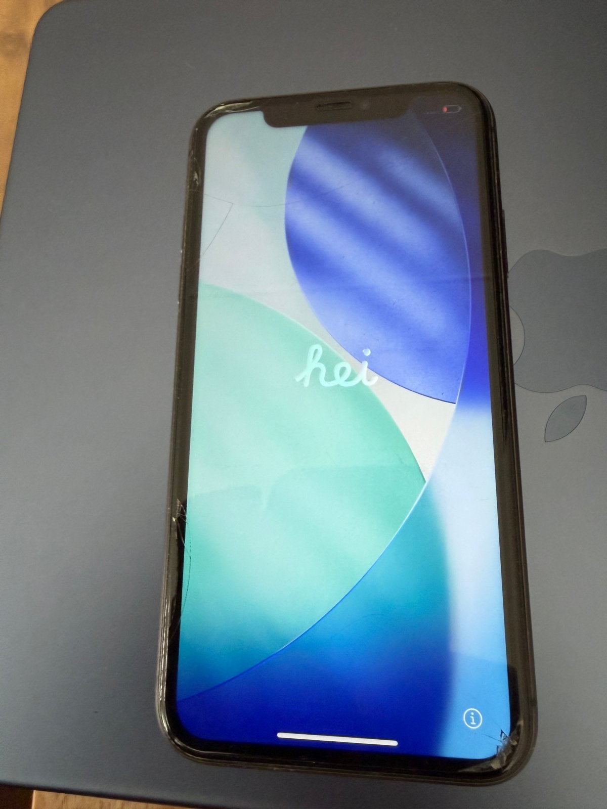 iPhone 11 - Gebruikt met lichte schade, Gebruikt, Zonder simlock, Zonder abonnement, IPhone 11