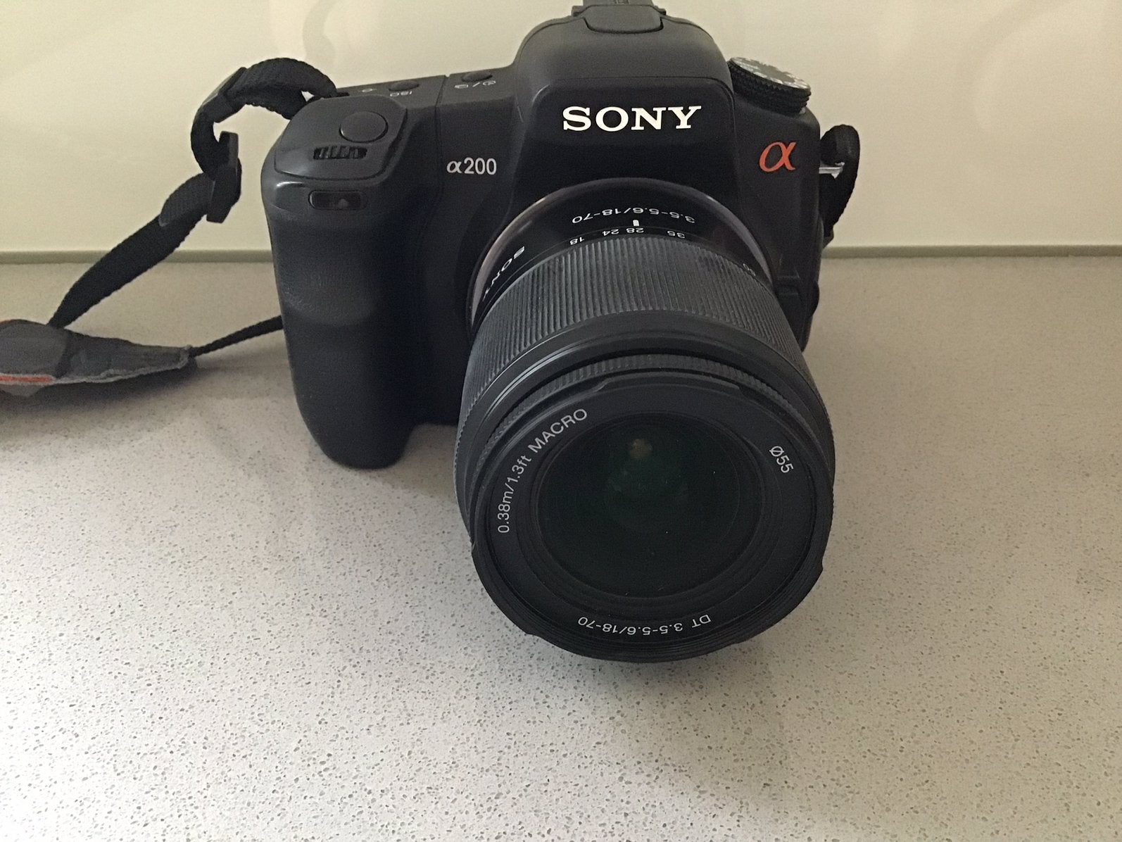 Sony Alfa 200 DT 18-70 F3.5-5.6 digitale spiegelreflex cam., Ophalen of Verzenden, Zo goed als nieuw, 8 keer of meer, Accu