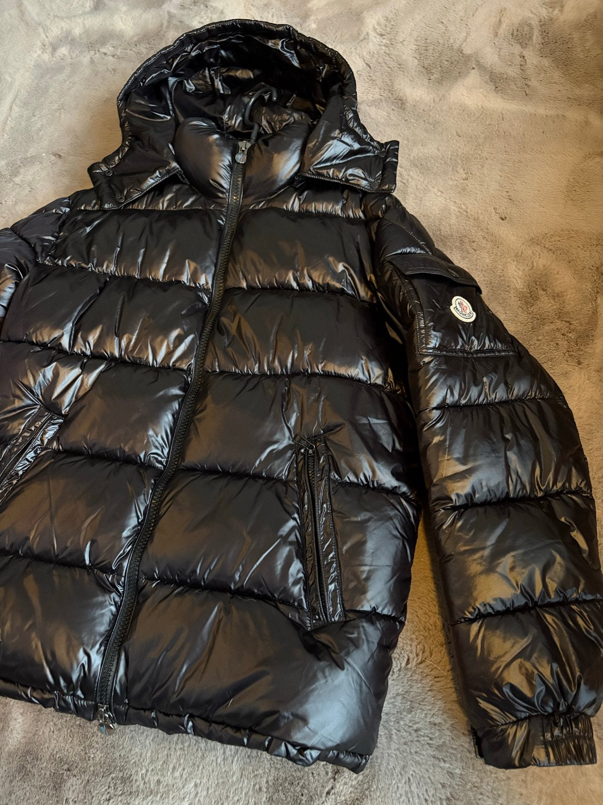 Moncler Maya Zwart Maat M nieuw!, Ophalen of Verzenden, Zo goed als nieuw, Maat 48/50 (M), Zwart