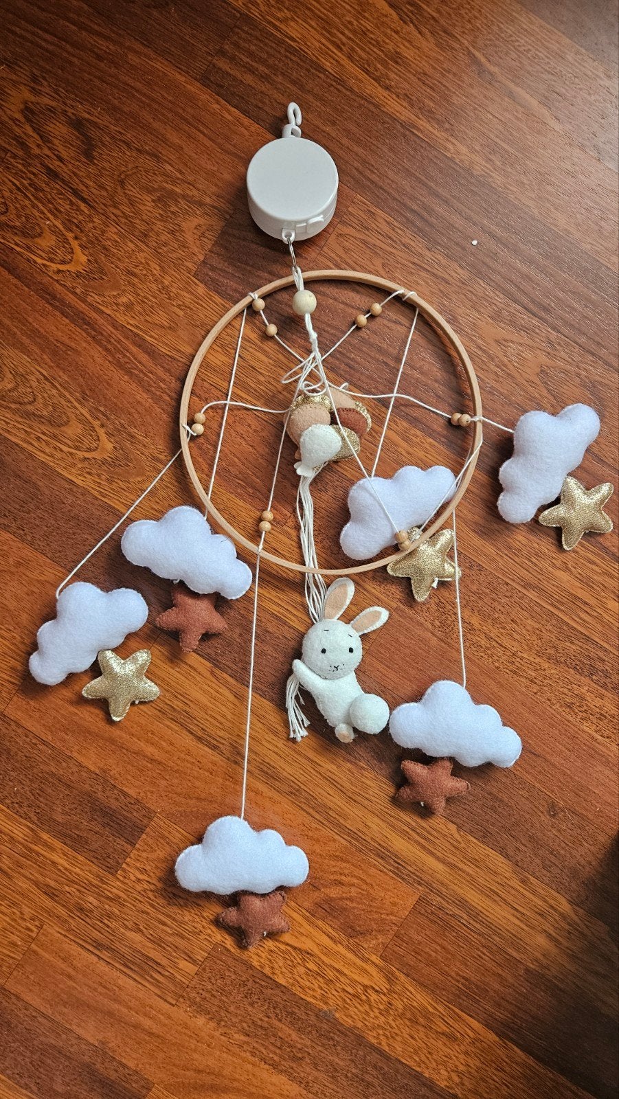 Leuke konijnen mobiel voor babybedje - little loua, Ophalen, Zo goed als nieuw, Mobiel