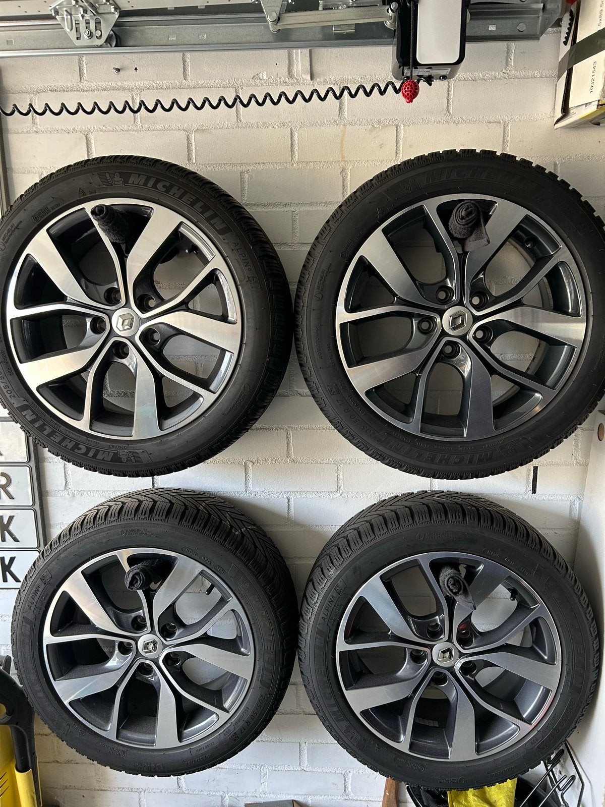 Renault megane 5x114.3 winterbandenset met originele velgen, Auto-onderdelen, Ophalen, Gebruikt, Banden en Velgen, 17 inch