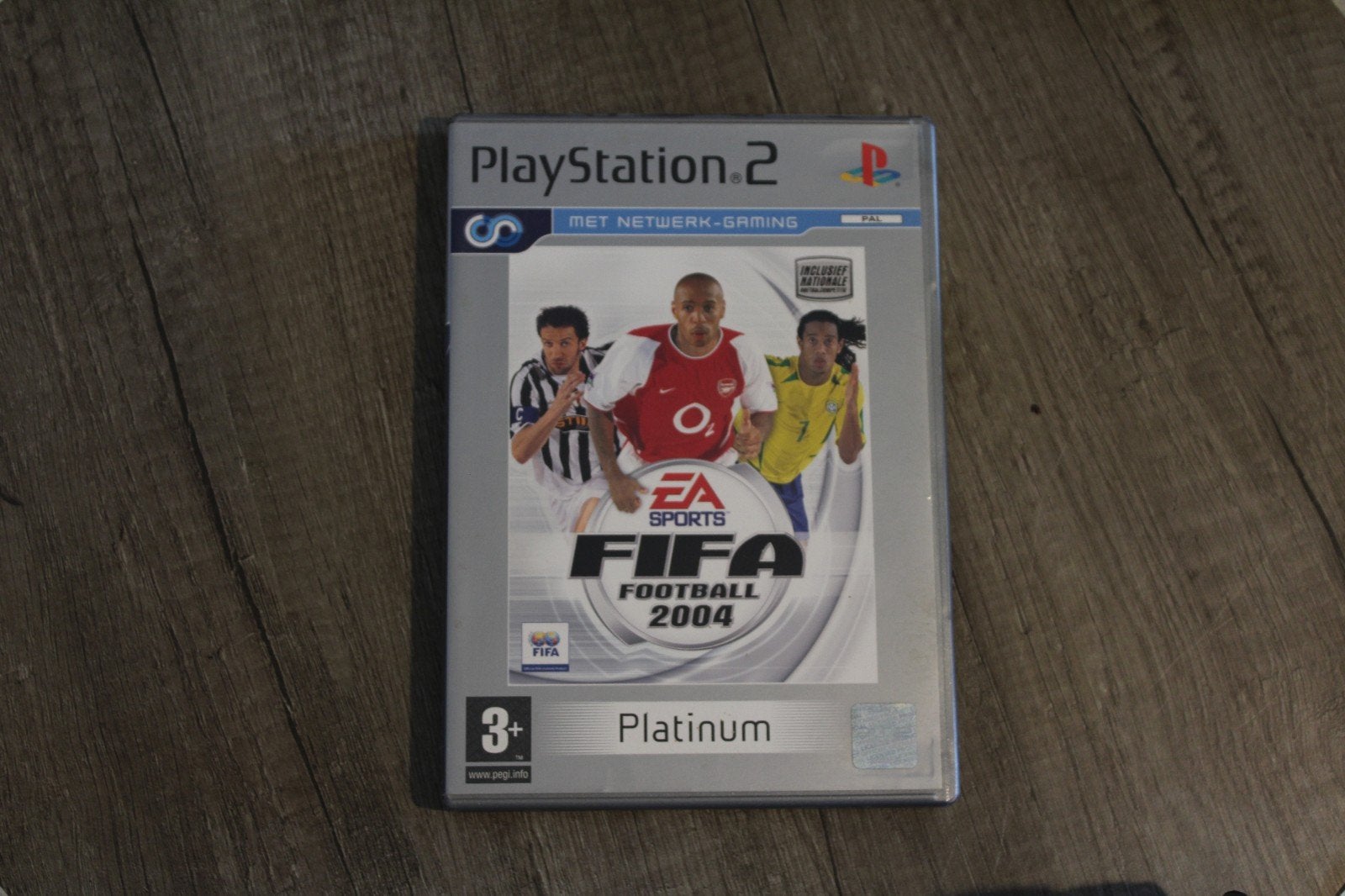 Fifa 2004, Ophalen of Verzenden, Zo goed als nieuw, Sport, 3 spelers of meer