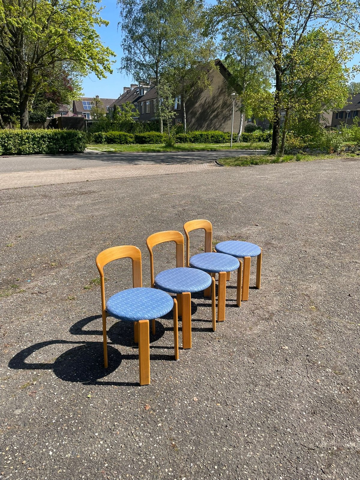 1 Kusch Co Bruno Rey Hay stoel en 1 kruk met zitting, Huis en Inrichting, Stoelen, Ophalen, Bruin, Zo goed als nieuw, Eén