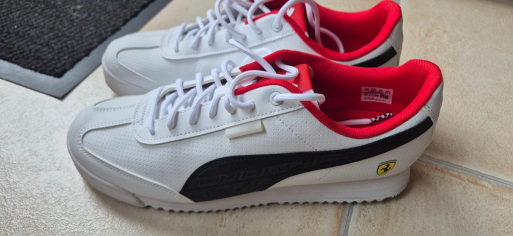 Puma Ferrari Sneakers - Maat 42.5 - Zo goed als nieuw, Kleding | Heren, Schoenen, Ophalen, Puma, Wit, Sneakers of Gympen