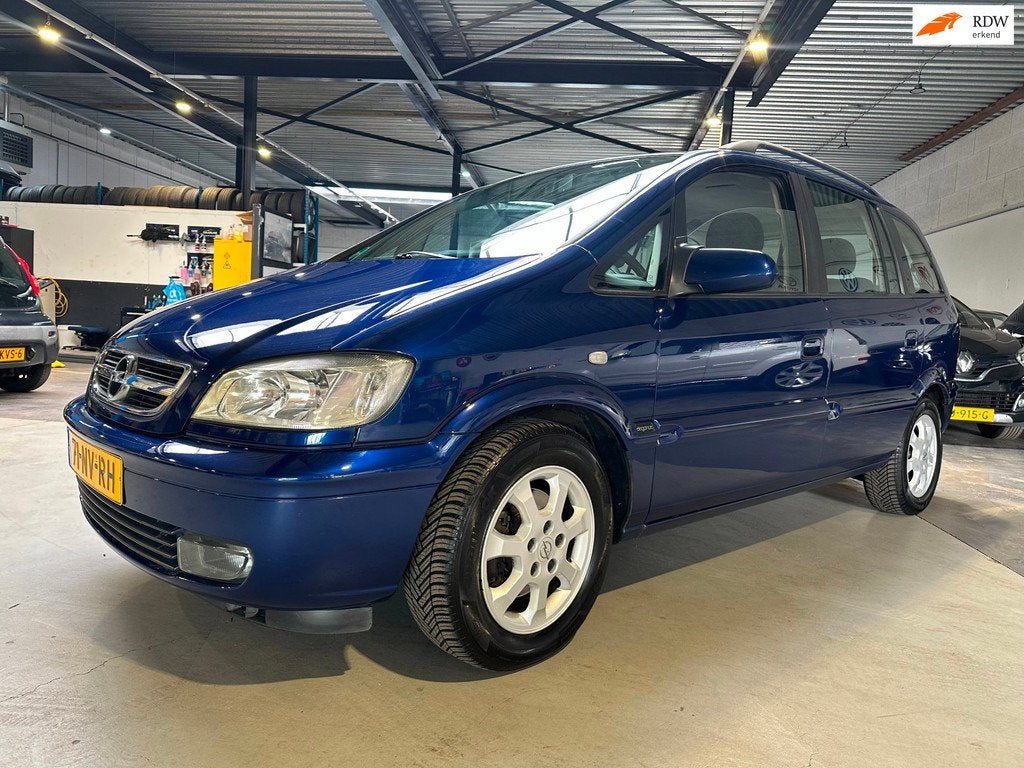 Opel Zafira 2.2-16V Elegance/7 persoons/trekhaak/Apk nieuw b, Auto's, Opel, Gebruikt, 4 cilinders, Blauw, 7 stoelen