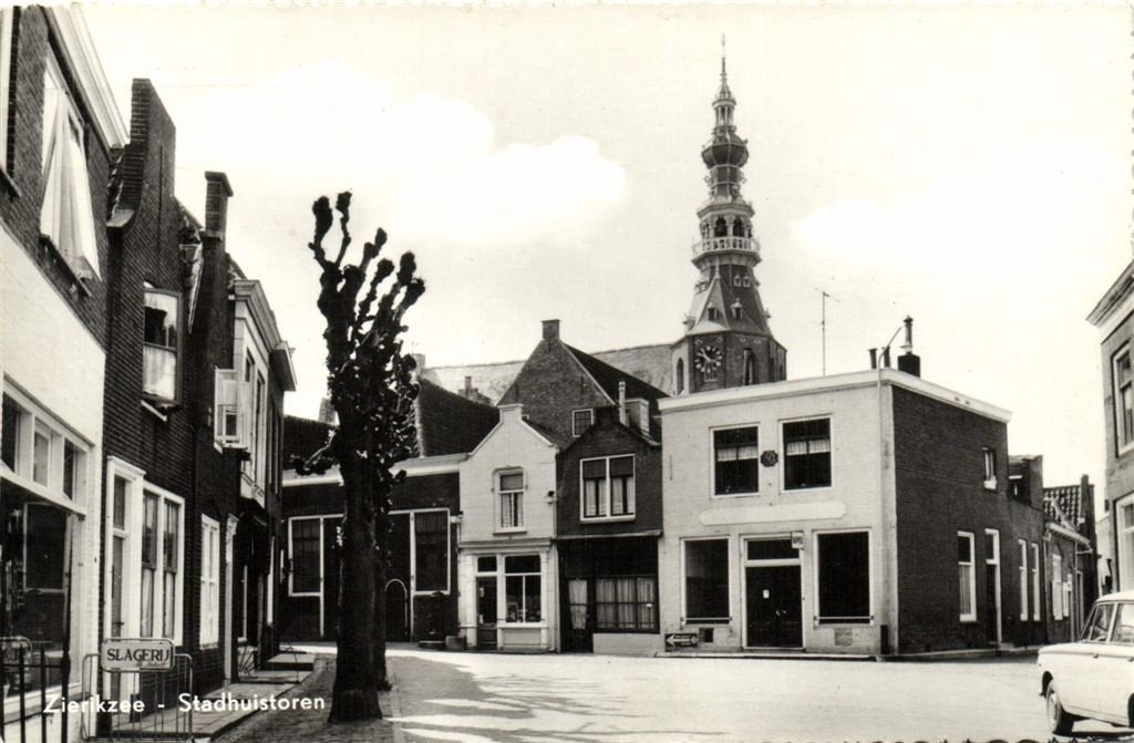 Zierikzee - Stadhuistoren - gelopen, Ophalen of Verzenden, 1960 tot 1980, Gelopen, Zeeland
